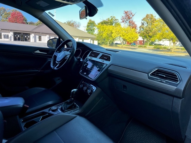 Volkswagen Tiguan 2.0T SEL 4MOTION 2018
