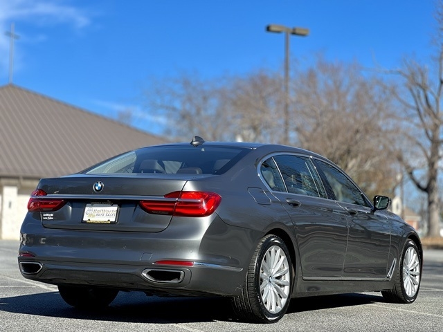 BMW 7 Series 4dr Sdn 740i RWD 2016