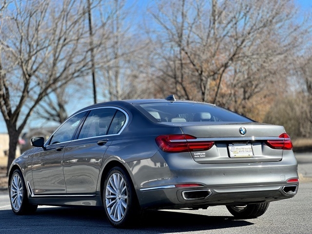 BMW 7 Series 4dr Sdn 740i RWD 2016