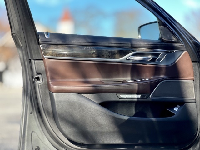 BMW 7 Series 4dr Sdn 740i RWD 2016