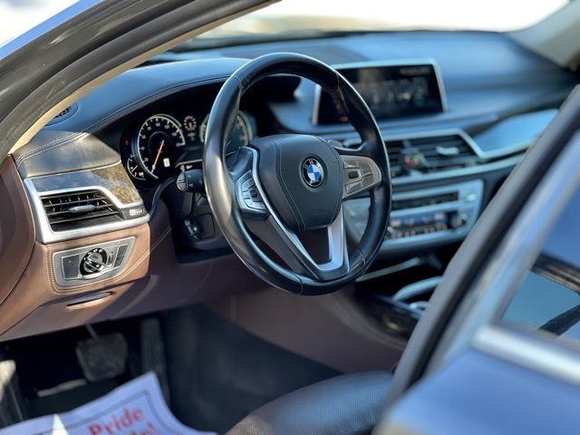 BMW 7 Series 4dr Sdn 740i RWD 2016