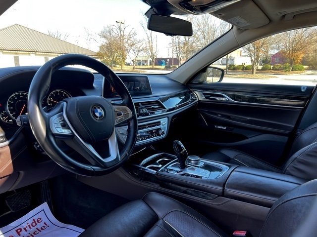 BMW 7 Series 4dr Sdn 740i RWD 2016