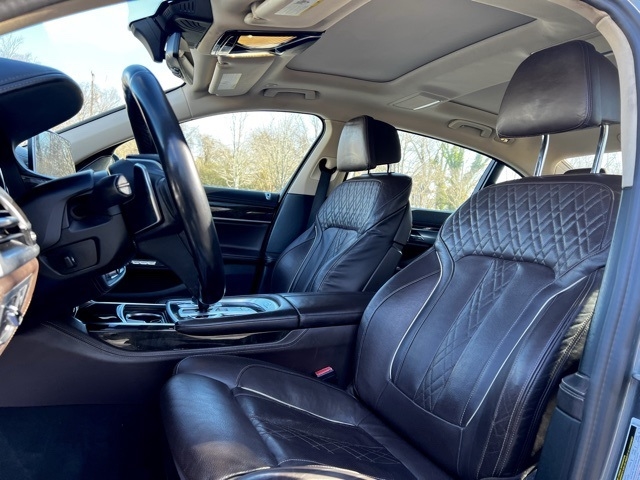 BMW 7 Series 4dr Sdn 740i RWD 2016