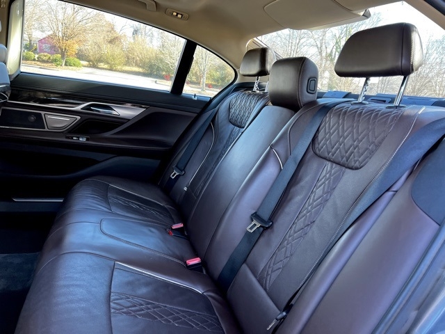 BMW 7 Series 4dr Sdn 740i RWD 2016