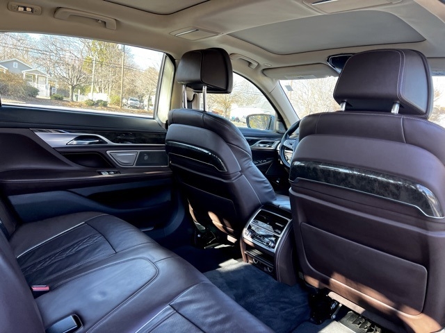 BMW 7 Series 4dr Sdn 740i RWD 2016