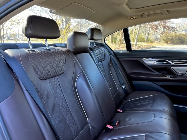 BMW 7 Series 4dr Sdn 740i RWD 2016