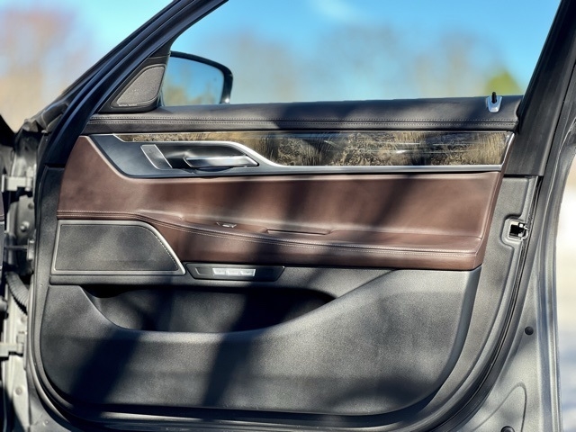 BMW 7 Series 4dr Sdn 740i RWD 2016