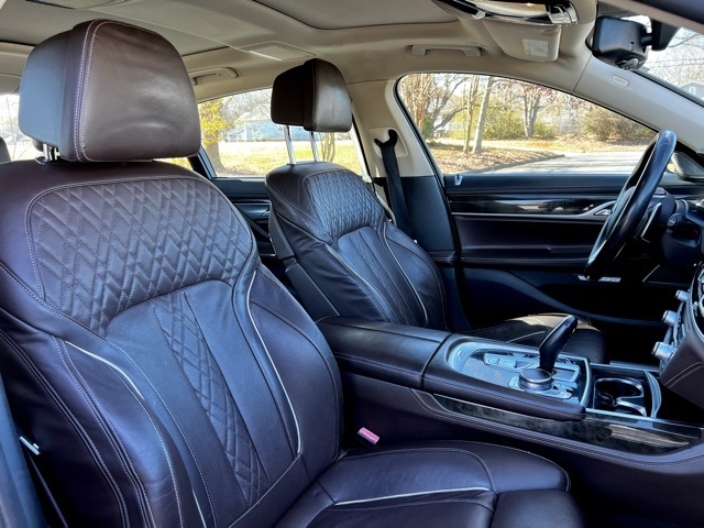 BMW 7 Series 4dr Sdn 740i RWD 2016