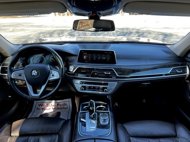 BMW 7 Series 4dr Sdn 740i RWD 2016