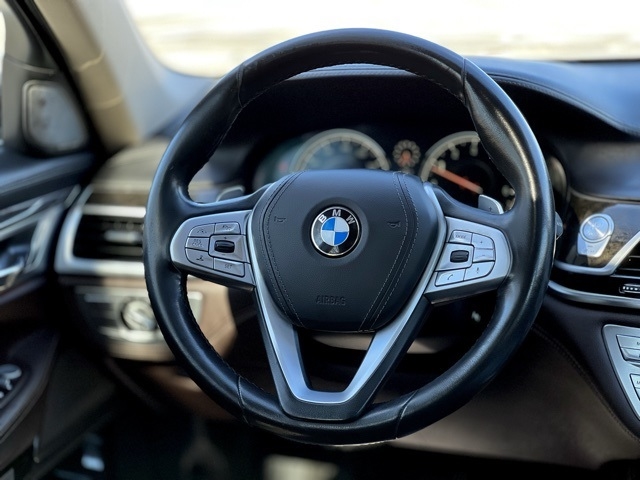 BMW 7 Series 4dr Sdn 740i RWD 2016