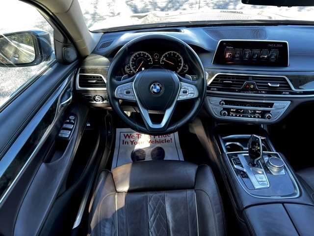 BMW 7 Series 4dr Sdn 740i RWD 2016