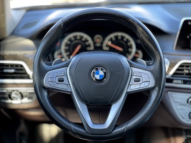 BMW 7 Series 4dr Sdn 740i RWD 2016