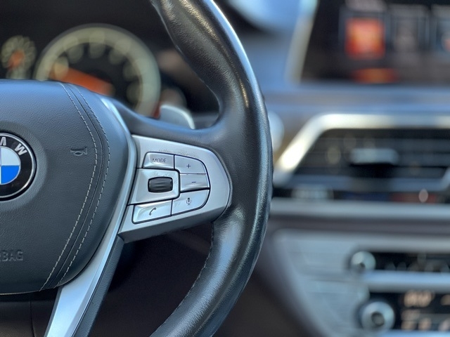 BMW 7 Series 4dr Sdn 740i RWD 2016