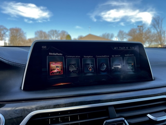 BMW 7 Series 4dr Sdn 740i RWD 2016