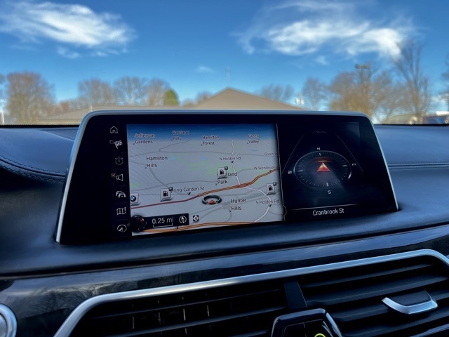 BMW 7 Series 4dr Sdn 740i RWD 2016