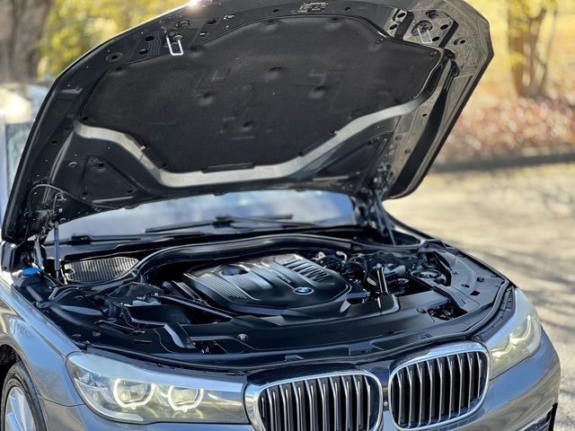 BMW 7 Series 4dr Sdn 740i RWD 2016