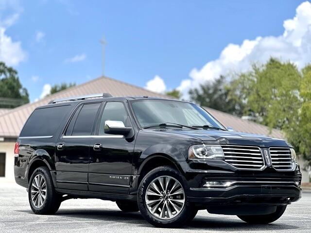 2017 Lincoln Navigator L photo 3