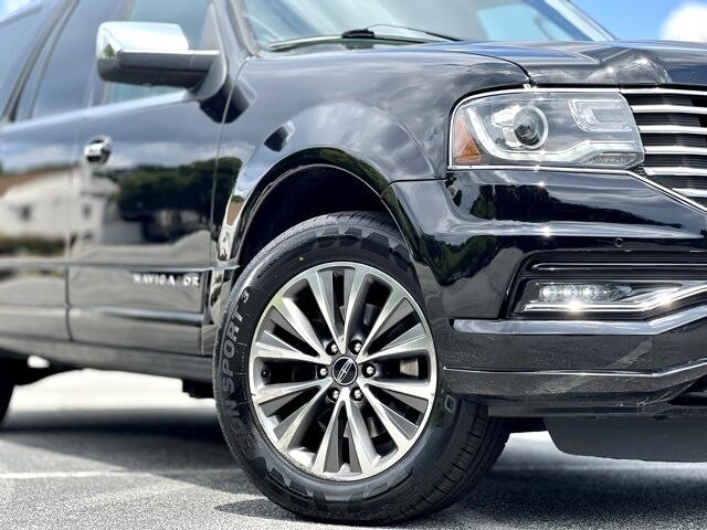 2017 Lincoln Navigator L photo 4