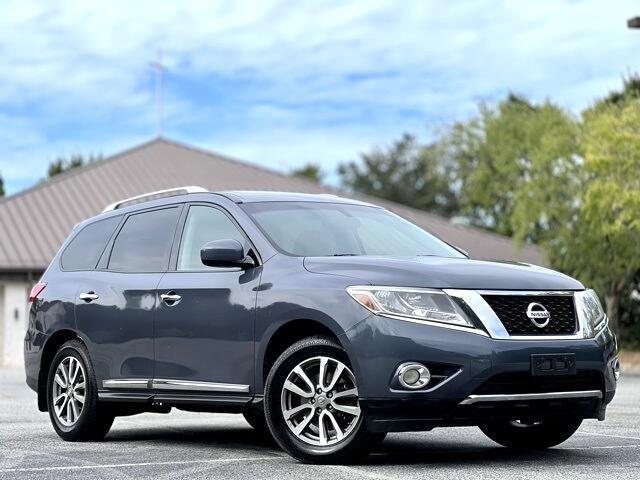 2014 Nissan Pathfinder SL photo 3