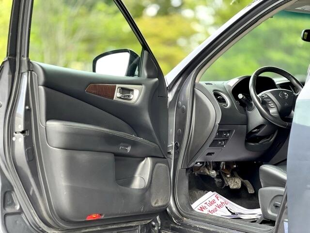 2014 Nissan Pathfinder SL photo 13