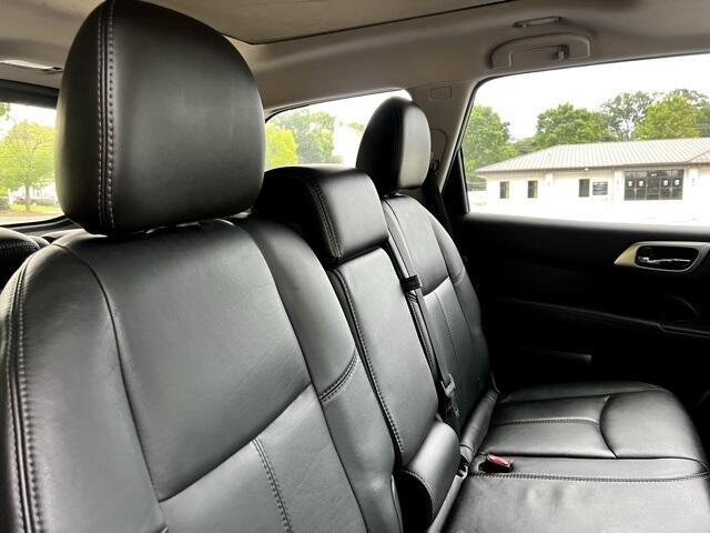 2014 Nissan Pathfinder SL photo 22