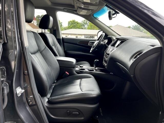 2014 Nissan Pathfinder SL photo 24