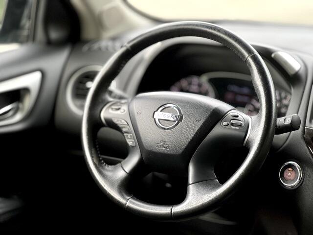 2014 Nissan Pathfinder SL photo 31