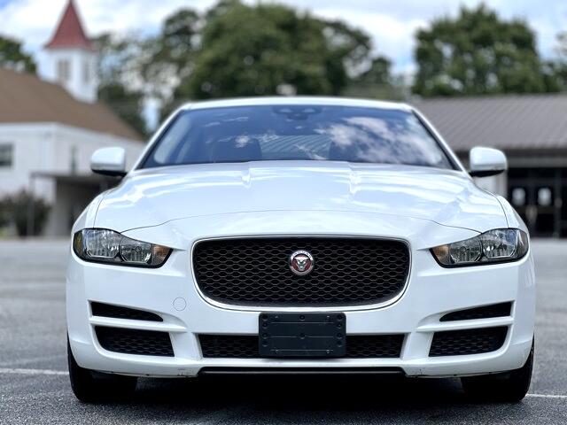 2017 Jaguar XE photo 2