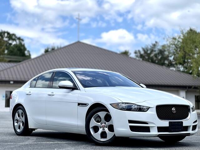 2017 Jaguar XE photo 3
