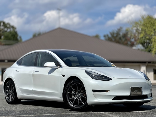 2018 Tesla Model 3 Long Range photo 3