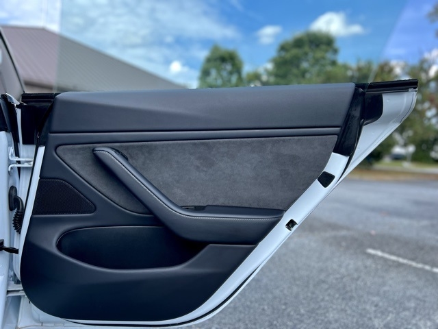 2018 Tesla Model 3 Long Range photo 22