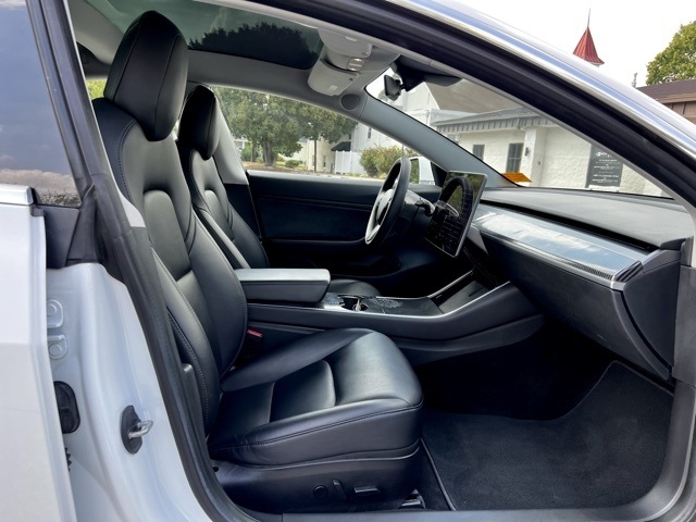2018 Tesla Model 3 Long Range photo 28