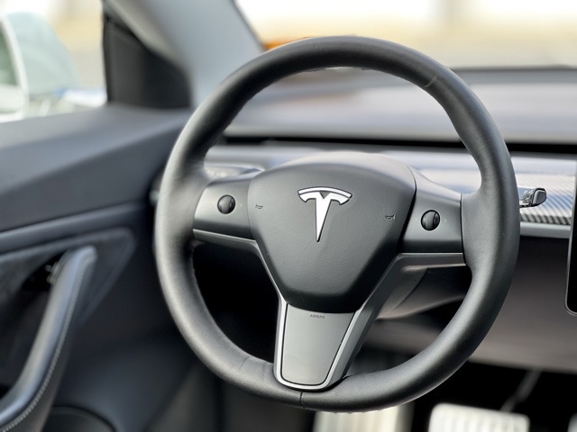 2018 Tesla Model 3 Long Range photo 33