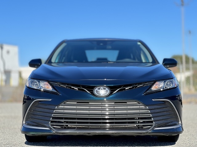 2021 Toyota Camry LE photo 2