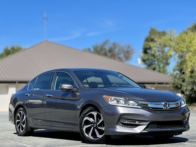 2017 Honda Accord EX-L photo 3