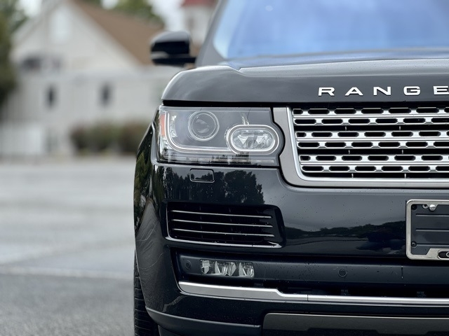 2017 Land Rover Range Rover SuperCharged photo 3
