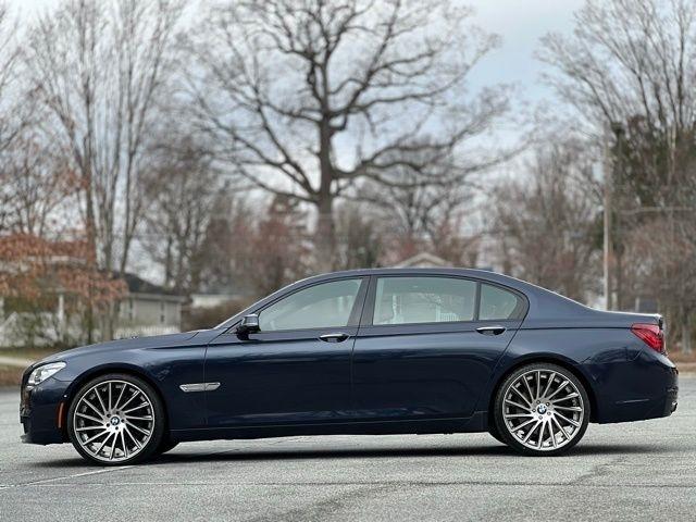 BMW 7 Series 4dr Sdn 750Li xDrive AWD 2014