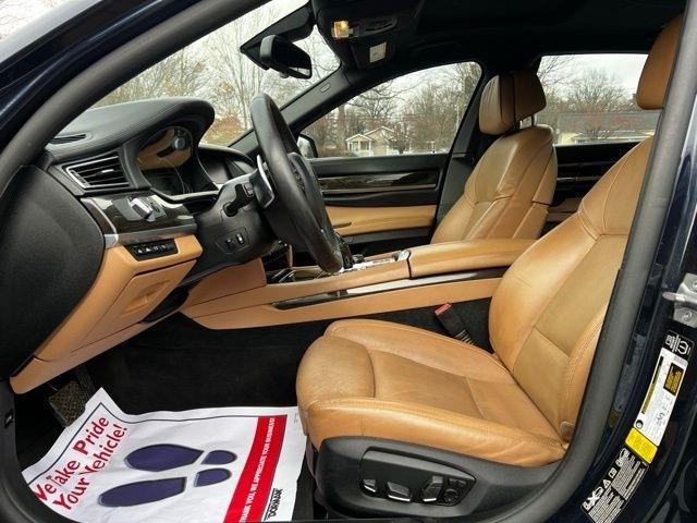 BMW 7 Series 4dr Sdn 750Li xDrive AWD 2014