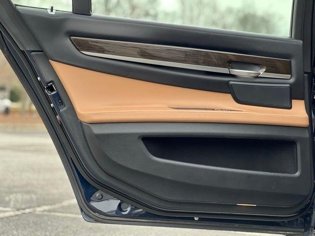 BMW 7 Series 4dr Sdn 750Li xDrive AWD 2014