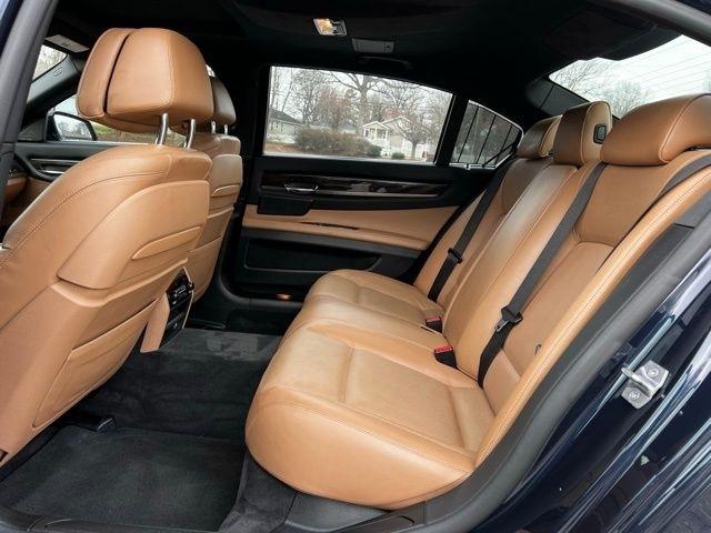 BMW 7 Series 4dr Sdn 750Li xDrive AWD 2014