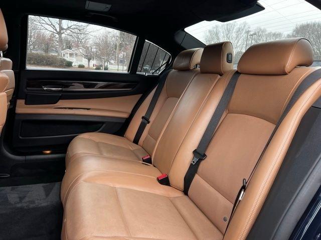 BMW 7 Series 4dr Sdn 750Li xDrive AWD 2014
