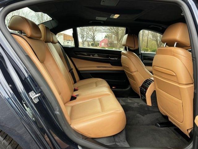 BMW 7 Series 4dr Sdn 750Li xDrive AWD 2014