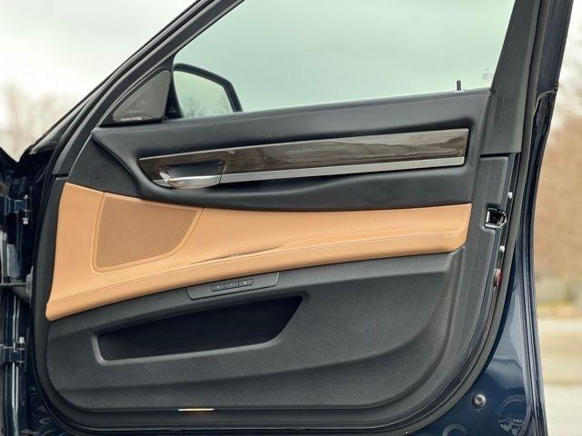 BMW 7 Series 4dr Sdn 750Li xDrive AWD 2014