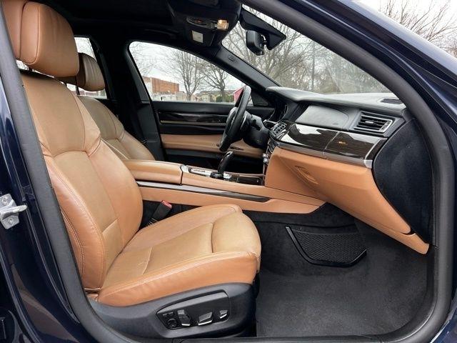 BMW 7 Series 4dr Sdn 750Li xDrive AWD 2014