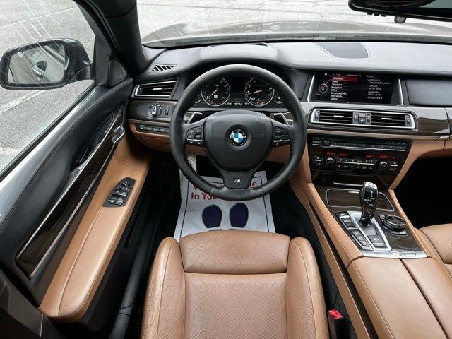 BMW 7 Series 4dr Sdn 750Li xDrive AWD 2014