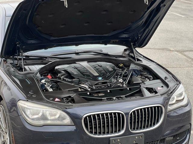 BMW 7 Series 4dr Sdn 750Li xDrive AWD 2014