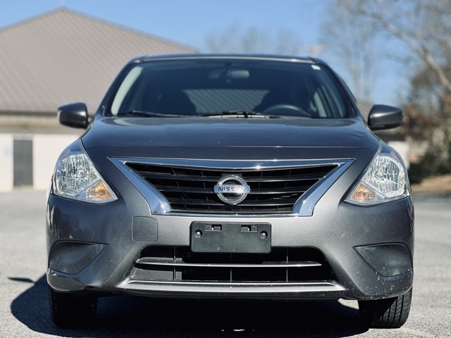 Nissan Versa Sedan SV CVT 2018