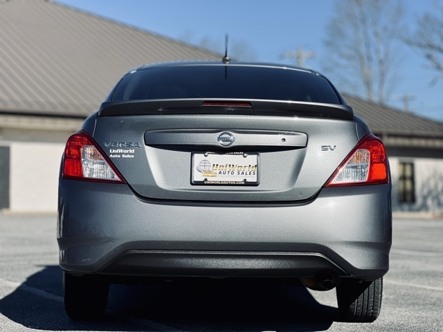 Nissan Versa Sedan SV CVT 2018