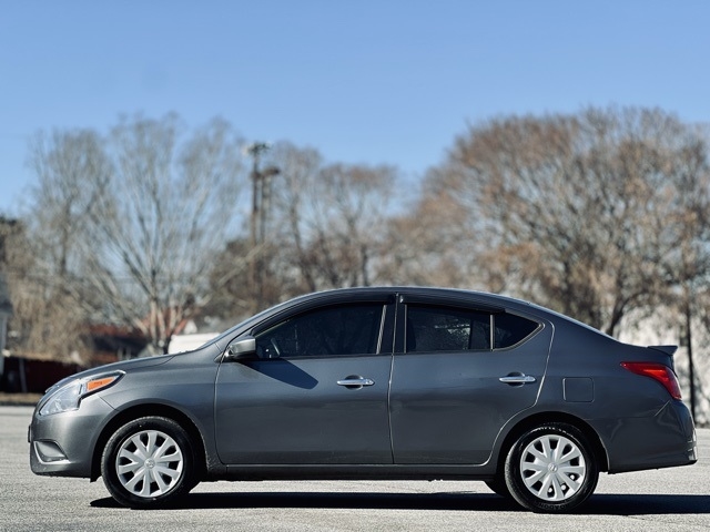 Nissan Versa Sedan SV CVT 2018