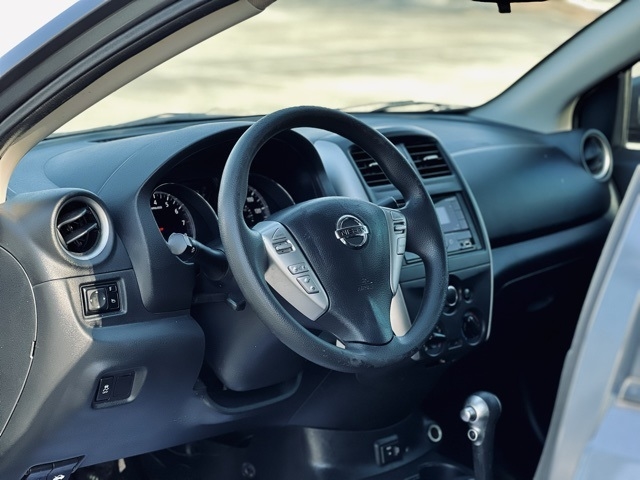 Nissan Versa Sedan SV CVT 2018